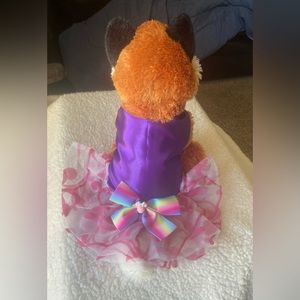 BNWOT Female pet dress with two layer skirt and bow accent